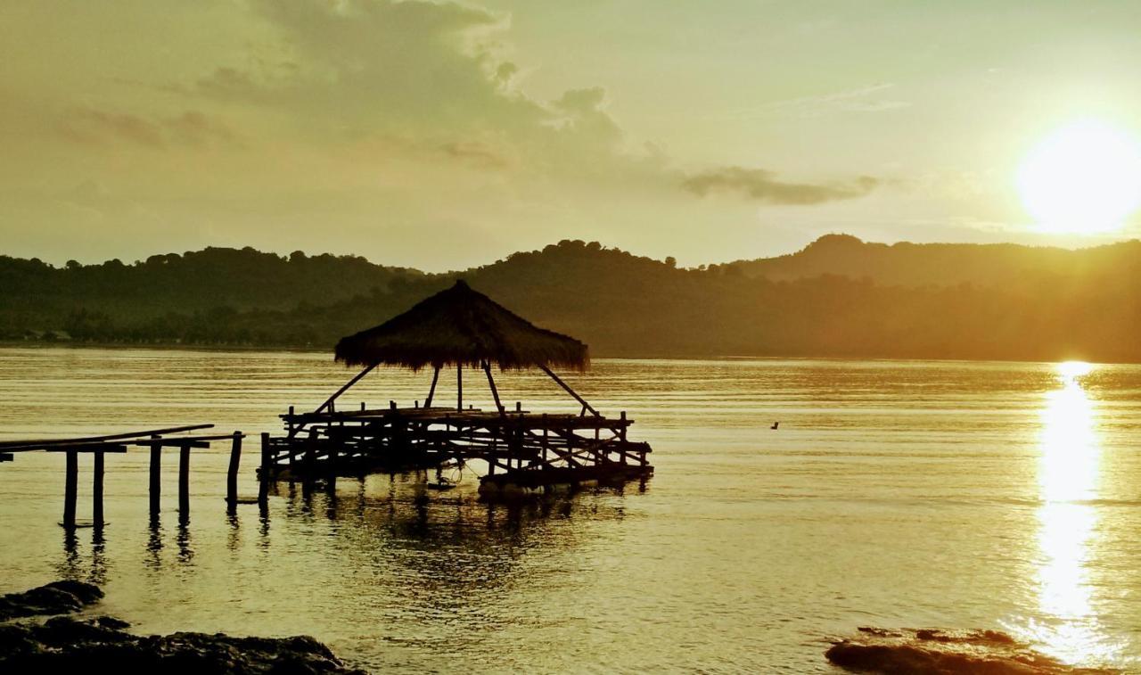 Отель Tanjungan Gili Gede Экстерьер фото
